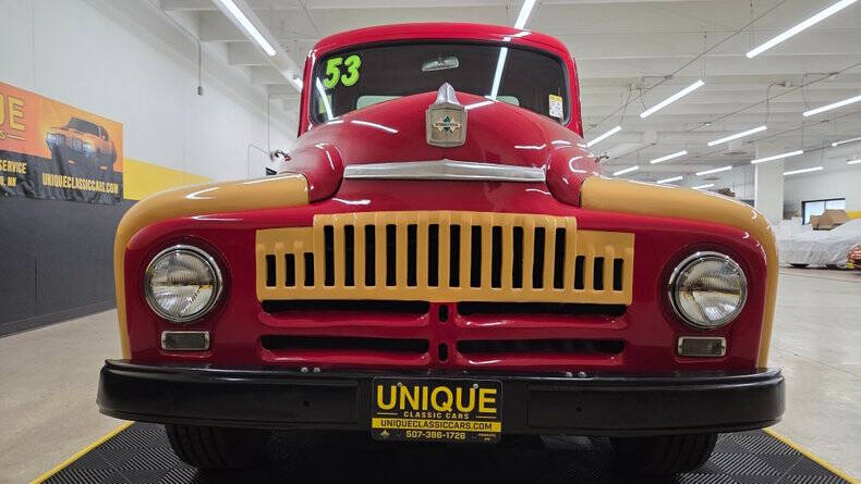 1953 International L-120 Series