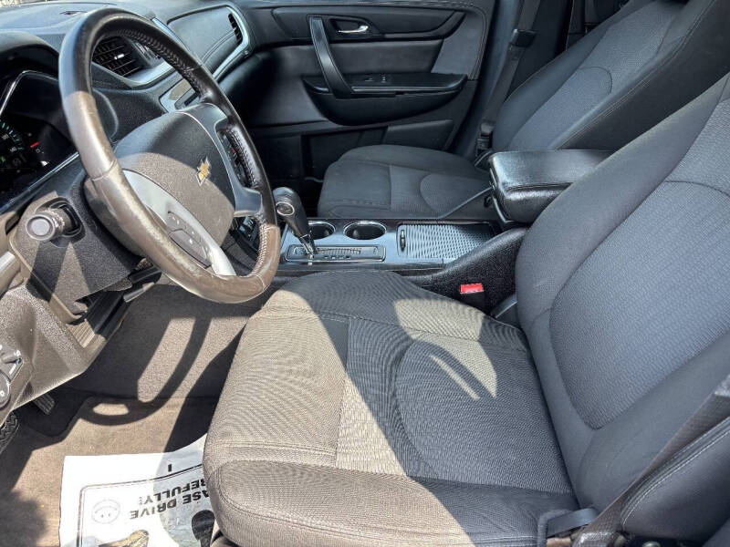 2017 Chevrolet Traverse LT
