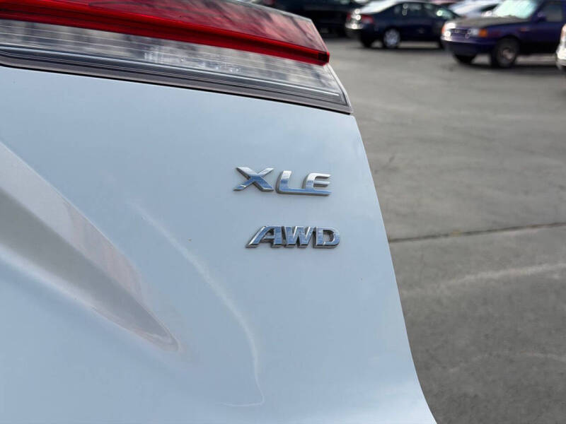 2022 Toyota Corolla Cross XLE