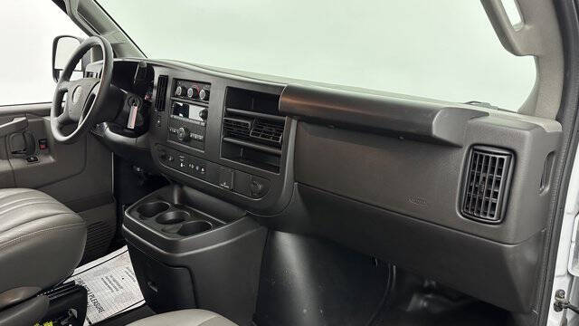 2024 GMC Savana 2500