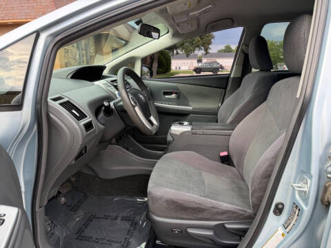2013 Toyota Prius v Two