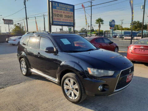 2011 Mitsubishi Outlander for sale at S.A. BROADWAY MOTORS INC in San Antonio TX