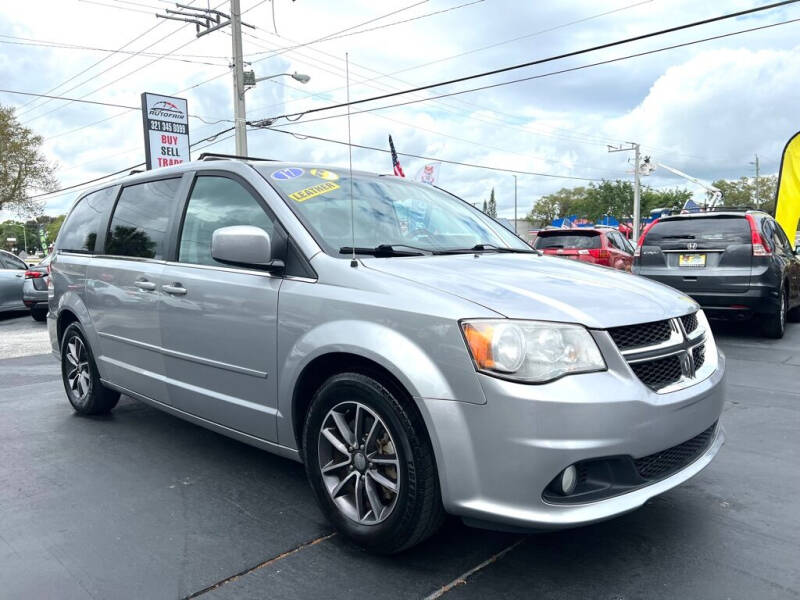 2017 Dodge Grand Caravan for sale at AUTOFAIR LLC in West Melbourne FL