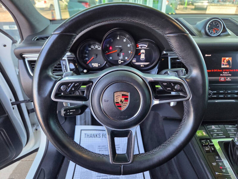 2017 Porsche Macan