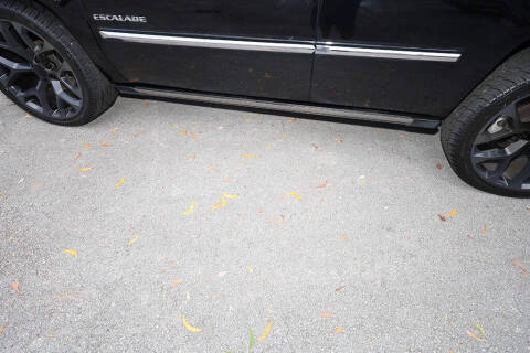 2011 Cadillac Escalade Premium