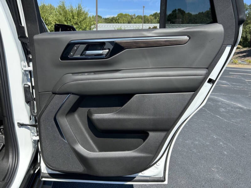 2025 Chevrolet Tahoe LS