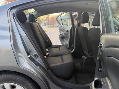 2019 Nissan Versa S Plus