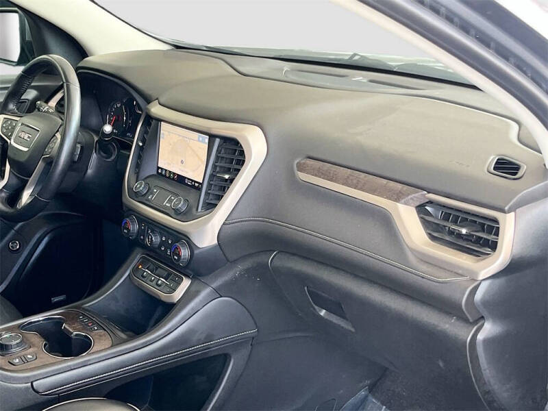 2022 GMC Acadia Denali