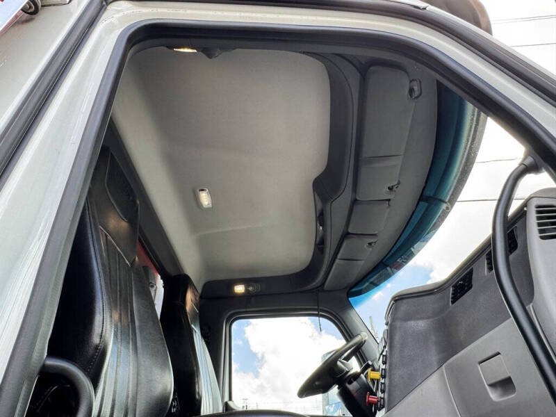 2017 Peterbilt 567