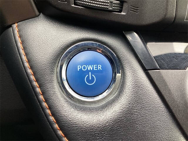 2017 Toyota RAV4 Hybrid SE