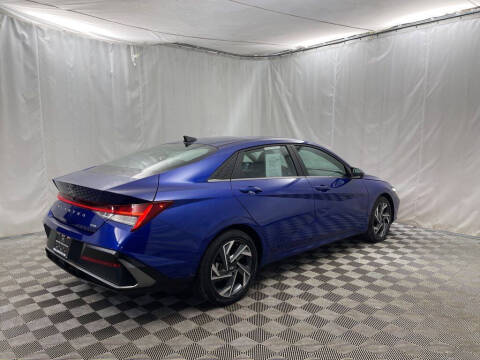 2025 Hyundai Elantra Hybrid Limited