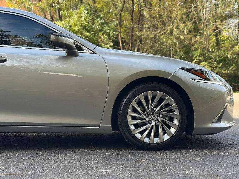 2021 Lexus ES 300h Ultra Luxury