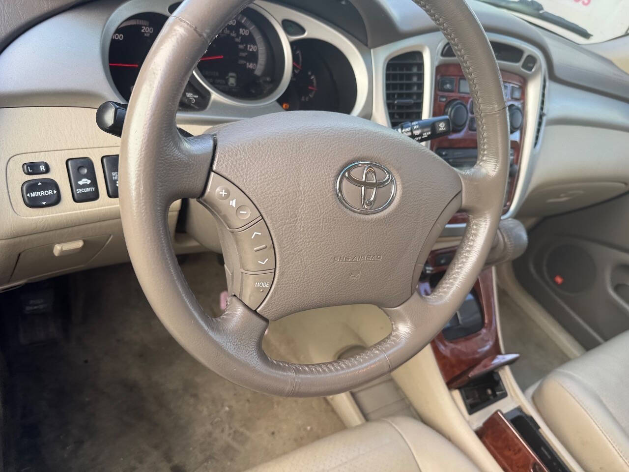 2006 Toyota Highlander Hybrid for sale at Fauzia's Auto Sales, Inc. in Buchanan, NY