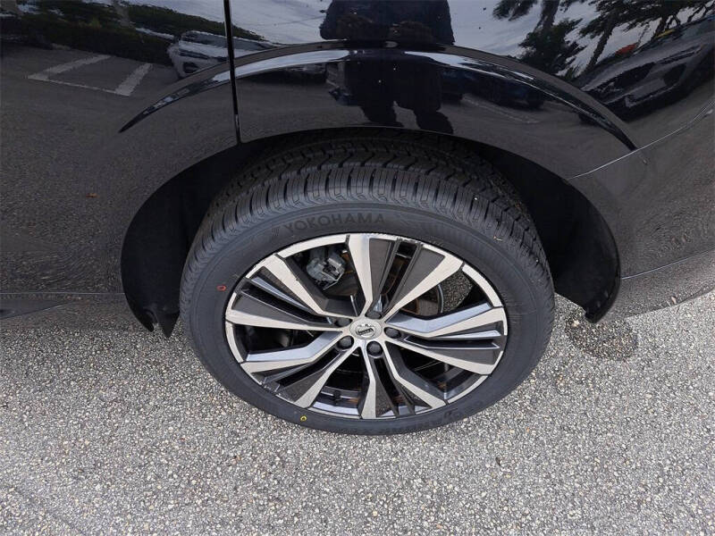 2022 Volvo XC60 B5 Momentum