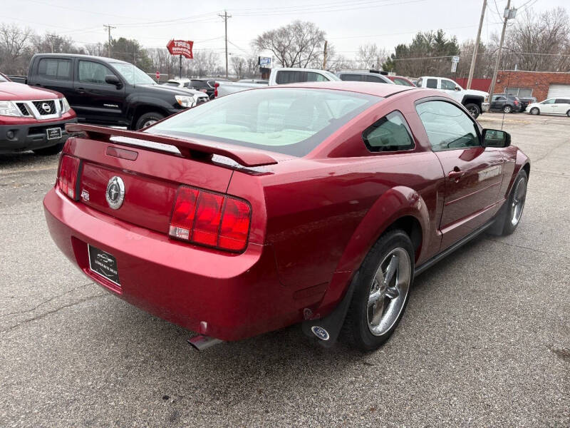 2005 Ford Mustang V6 Deluxe