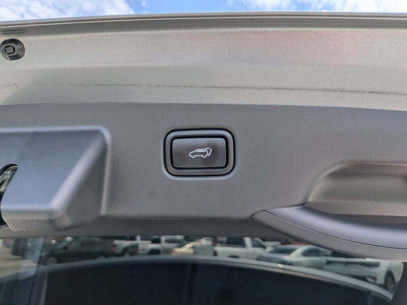2024 Kia Niro SX