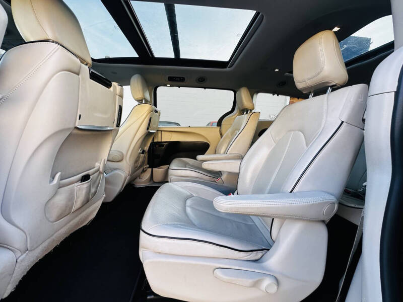 2018 Chrysler Pacifica Hybrid Limited