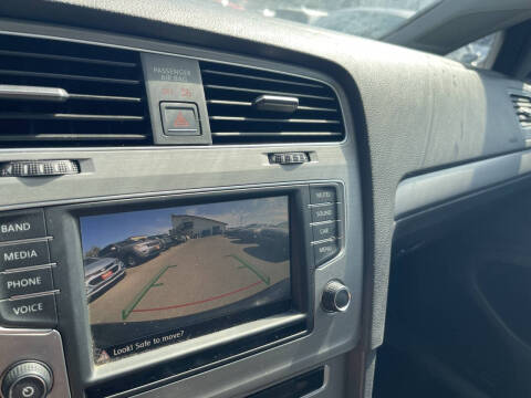 2016 Volkswagen Golf TSI S