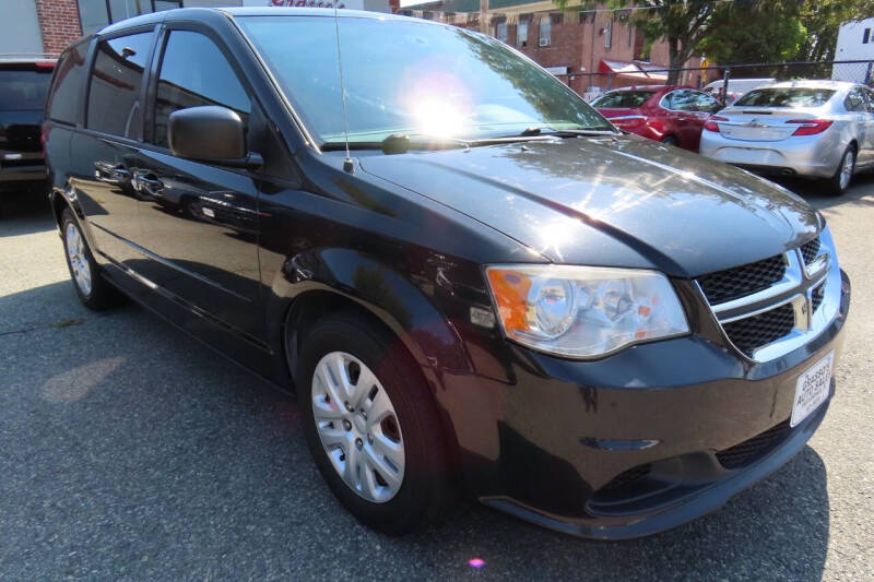 2014 Dodge Grand Caravan SE photo 2