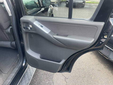 2010 Nissan Pathfinder LE