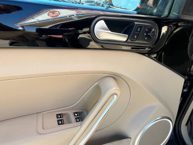 2014 Volkswagen Beetle Convertible 2.5L