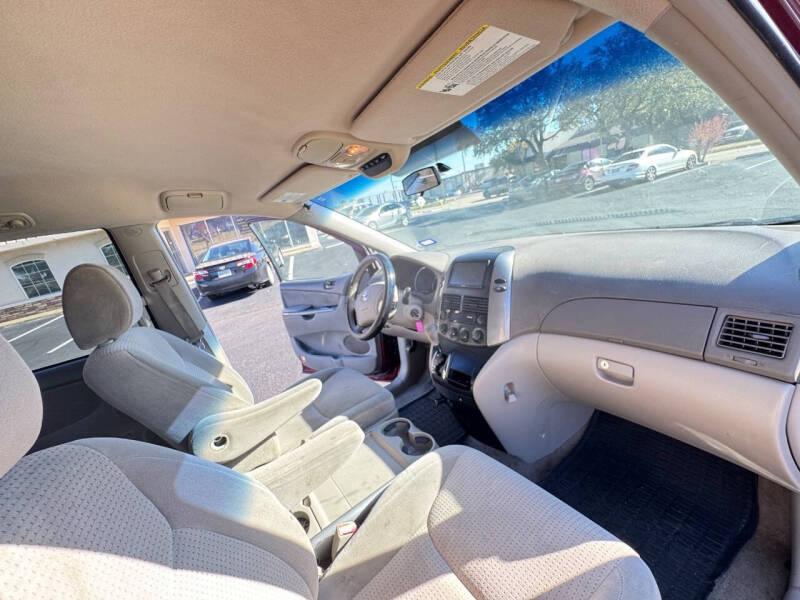 2010 Toyota Sienna LE 7-Passenger