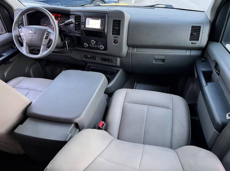 2016 Nissan NV 3500 HD SL