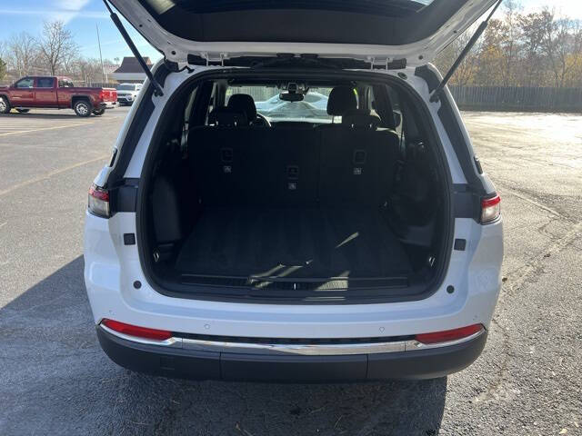 2024 Jeep Grand Cherokee Laredo