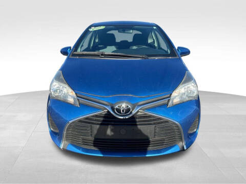 2016 Toyota Yaris 3-Door LE