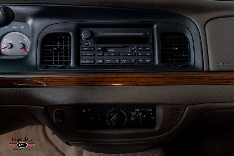 2003 Ford Crown Victoria