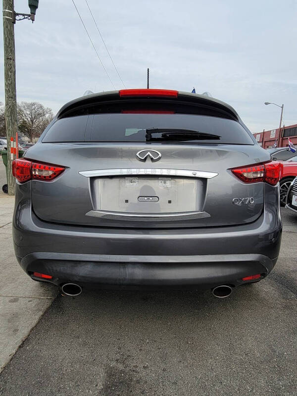 2017 Infiniti QX70