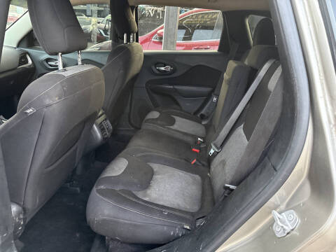 2017 Jeep Cherokee Sport