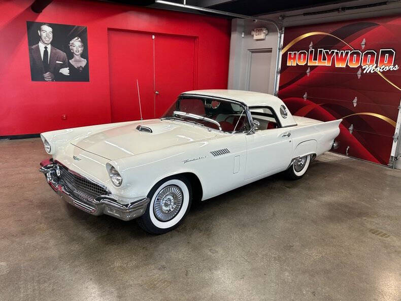 1957 Ford Thunderbird
