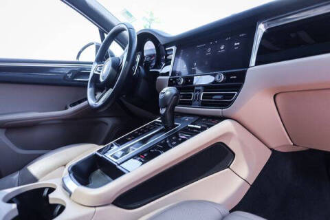 2022 Porsche Macan
