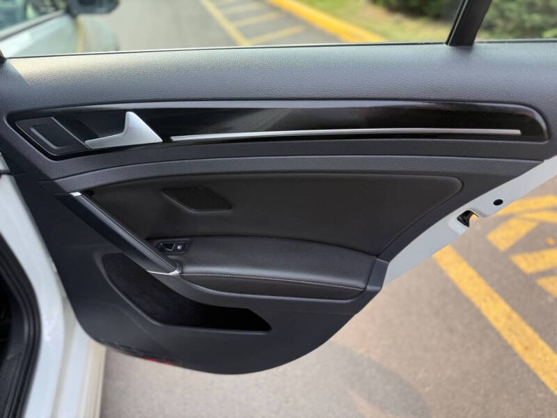 2015 Volkswagen Golf R 4Motion