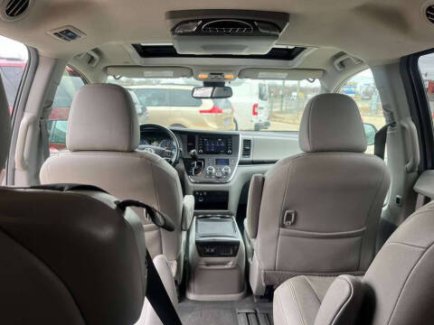 2019 Toyota Sienna XLE 8-Passenger