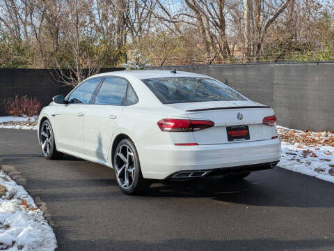 2021 Volkswagen Passat R-Line