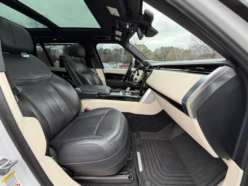 2023 Land Rover Range Rover P530 SE LWB