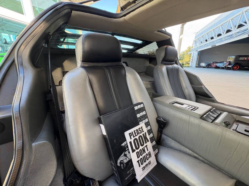 1981 DeLorean DMC-12