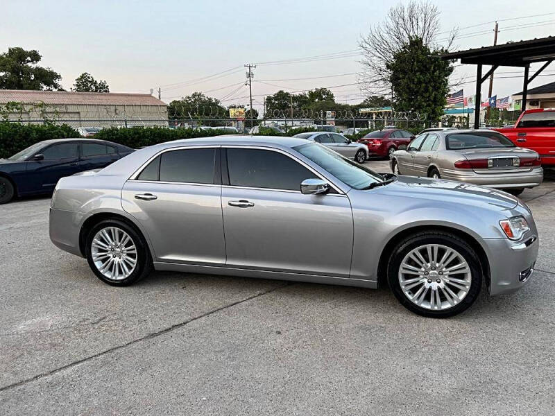 2011 Chrysler 300 C