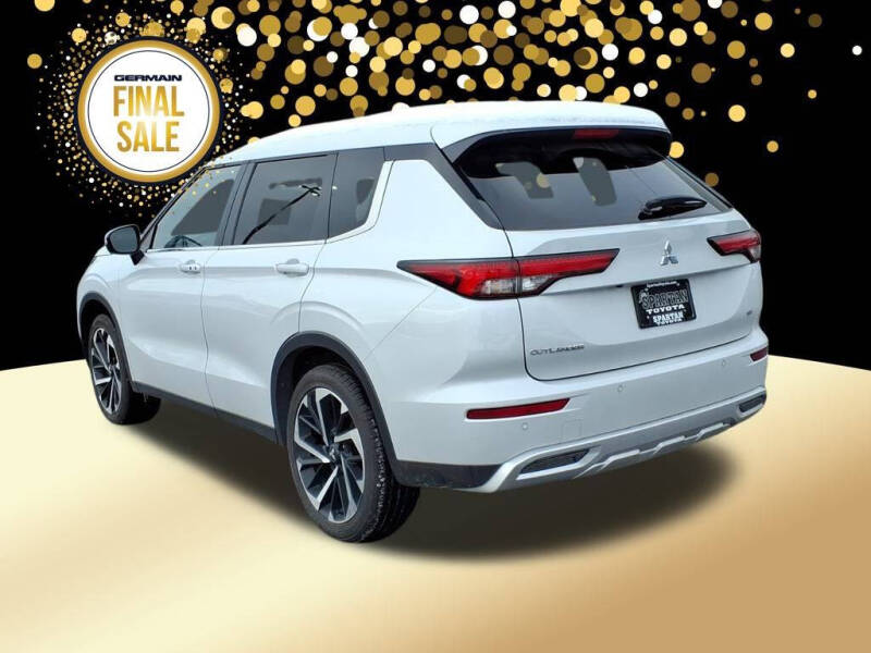 2024 Mitsubishi Outlander SE