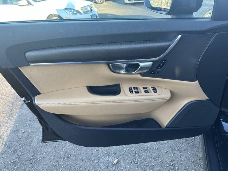 2018 Volvo V90 Cross Country T5