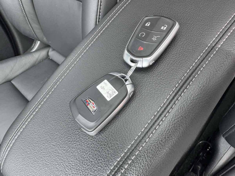 2023 Cadillac XT4 Premium Luxury