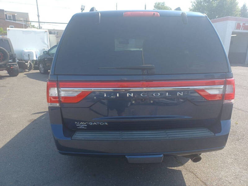 2017 Lincoln Navigator Select