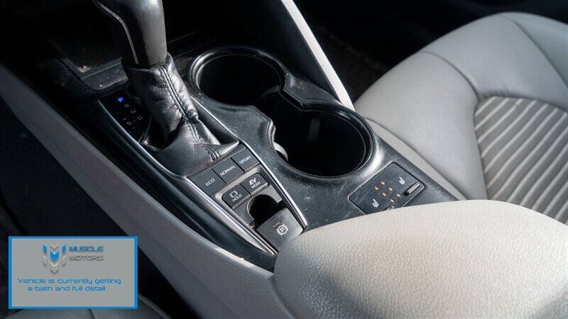 2018 Toyota Camry Hybrid SE