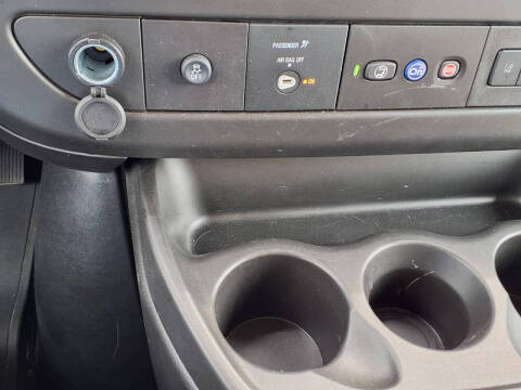 2025 Chevrolet Express LT 3500