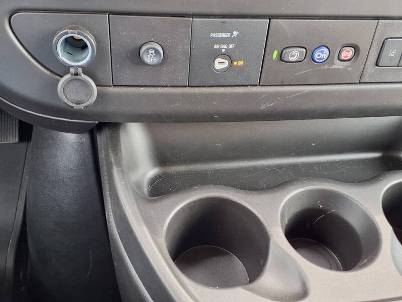 2025 Chevrolet Express LT 3500