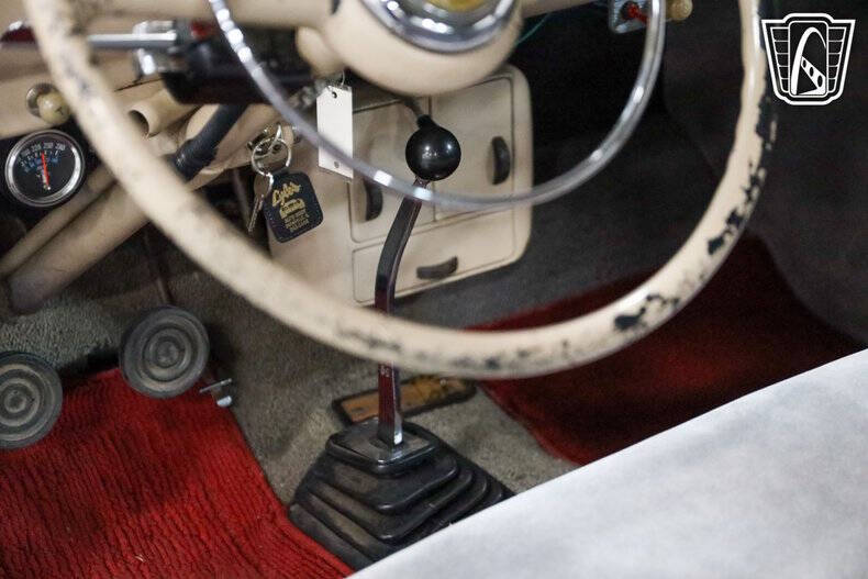 1947 Ford Deluxe