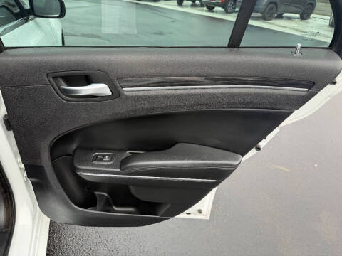 2016 Chrysler 300 Limited