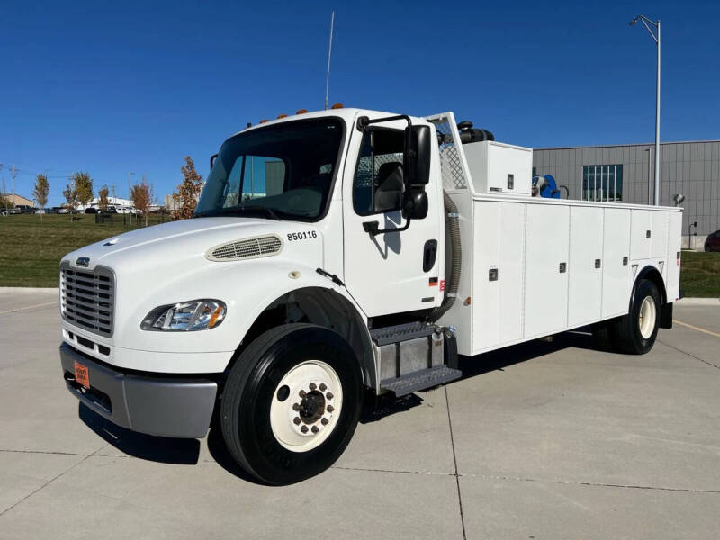 2011 Freightliner M2 106